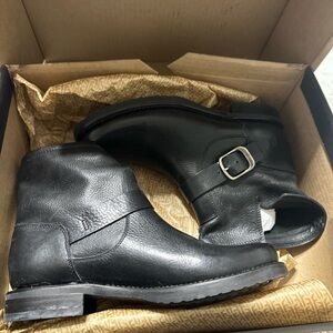 Frye Black Booties Veronica 9.5 BRAND NEW!!